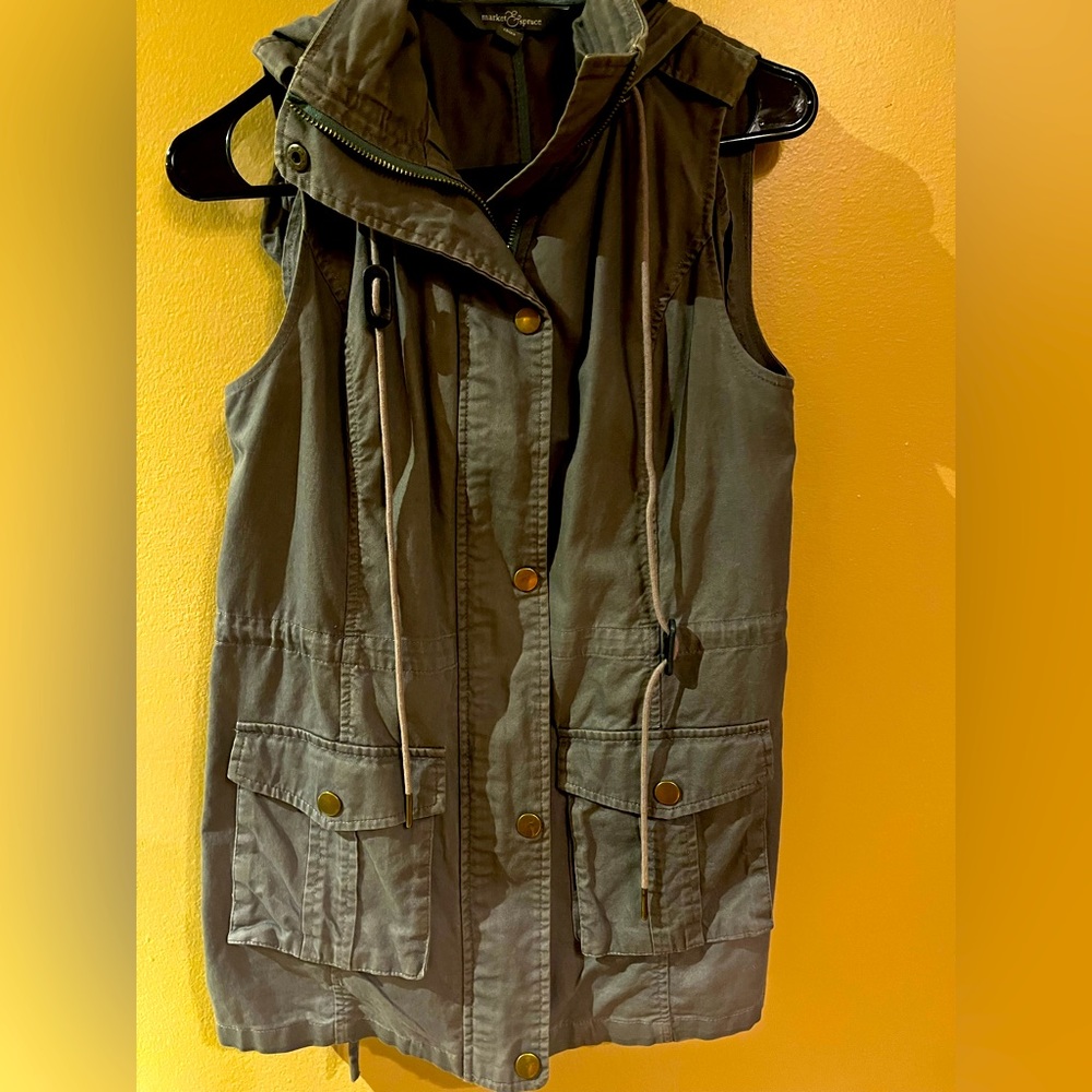 Stitch Fix - Jahana Cargo Vest - Picture 2 of 4
